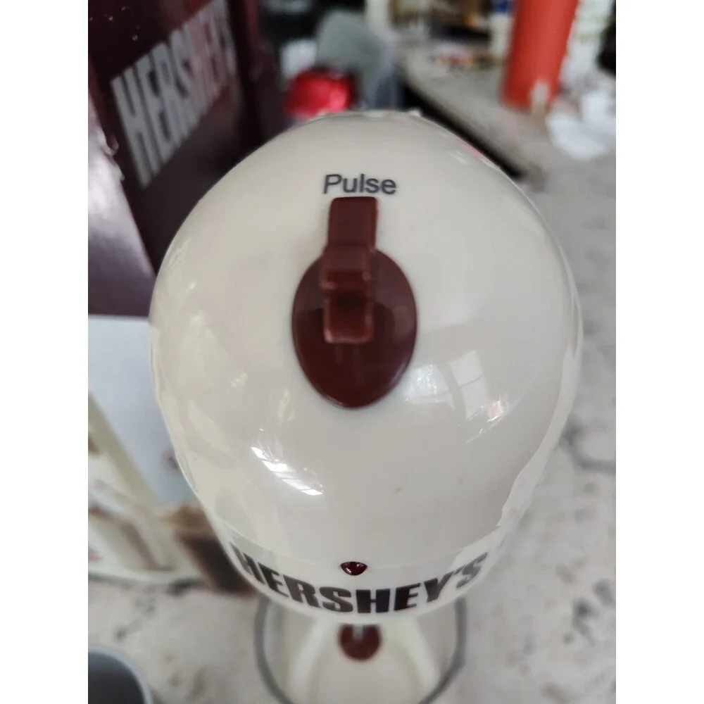 NEW Hershey's Chocolate Brand Milkshake Maker Mixer Brown Battery Power BPA FREE